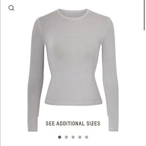 S/O SKIMS New Vintage Long Sleeve T-Shirt in Fog, Medium